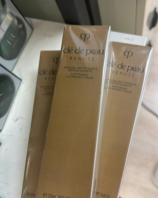 (日本貴婦品牌) Cle de peau Softening Cleansing Foam 新款鉑鑽淨膚潔面洗面奶 (滋潤型) 125ML (現貨最後4支)